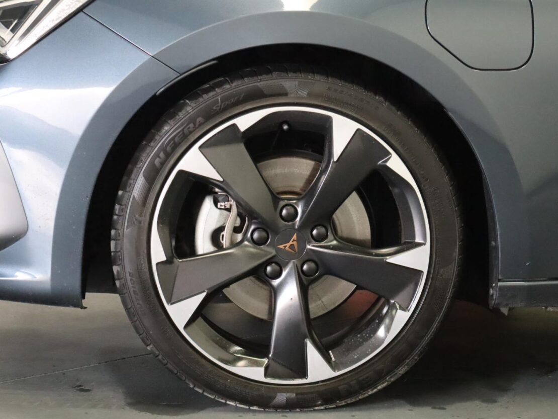 Cupra León 1.4 e-HYBRID DSG MID 5