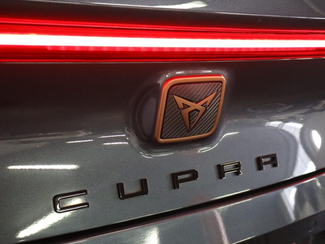 Cupra León 1.4 e-HYBRID DSG MID 10