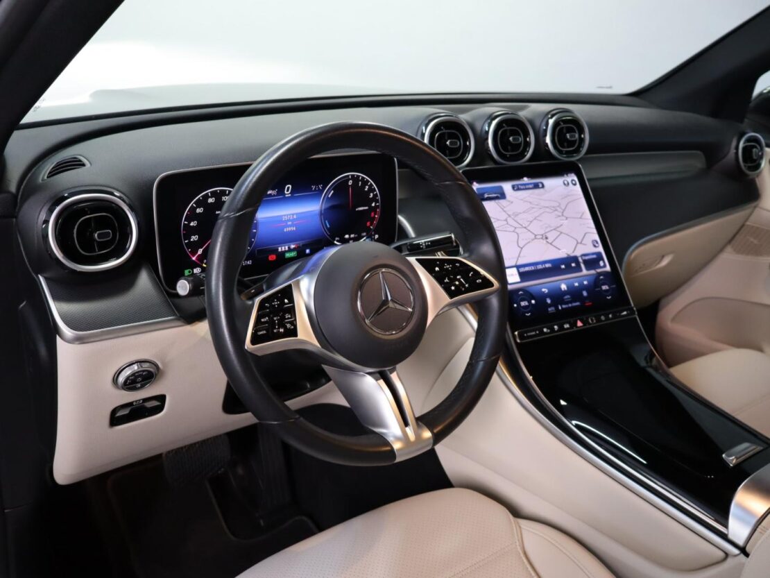 Mercedes Benz GLC 300 de 4MATIC 7