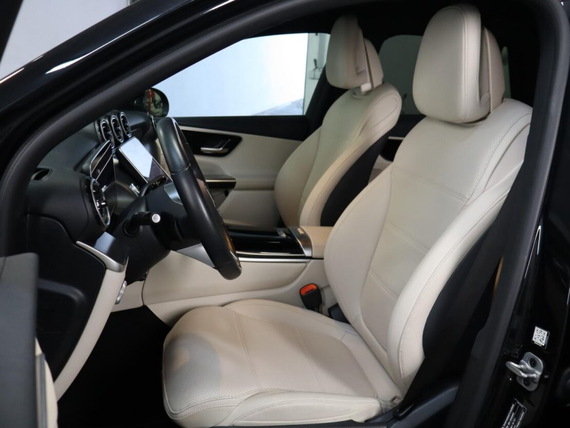 Mercedes Benz GLC 300 de 4MATIC 8