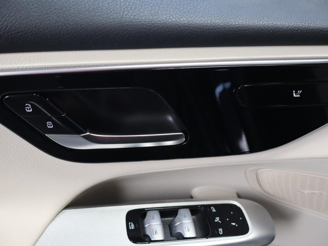 Mercedes Benz GLC 300 de 4MATIC 10
