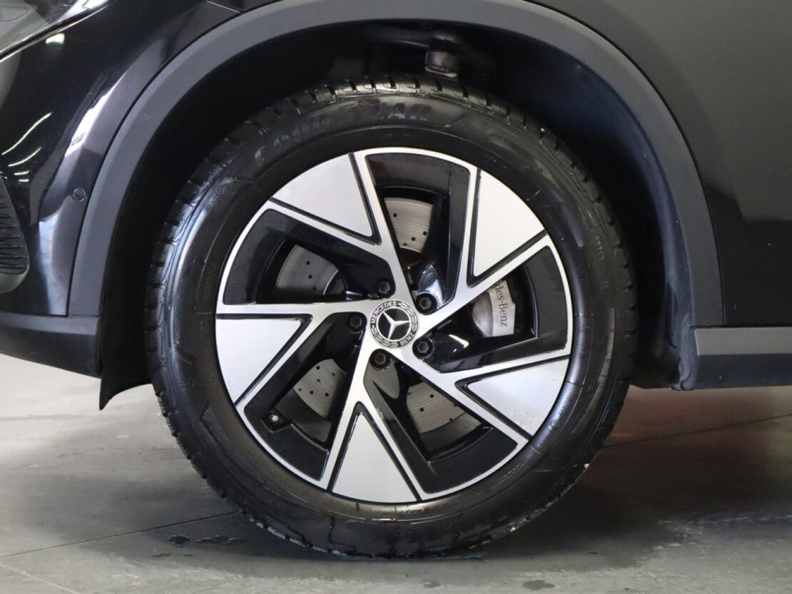 Mercedes Benz GLC 300 de 4MATIC 5