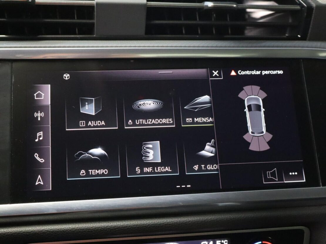 Audi Q3 45 TFSIe S tronic 13