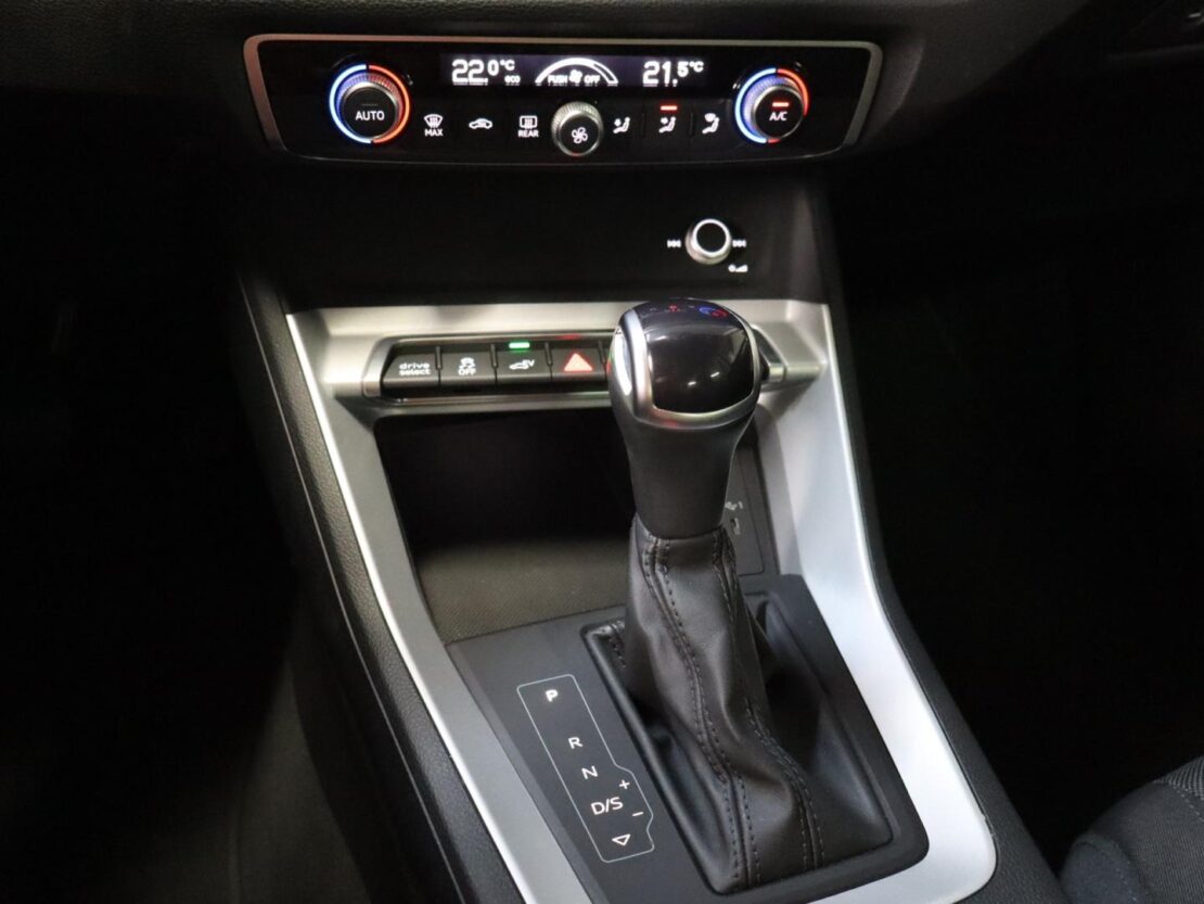 Audi Q3 45 TFSIe S tronic 18