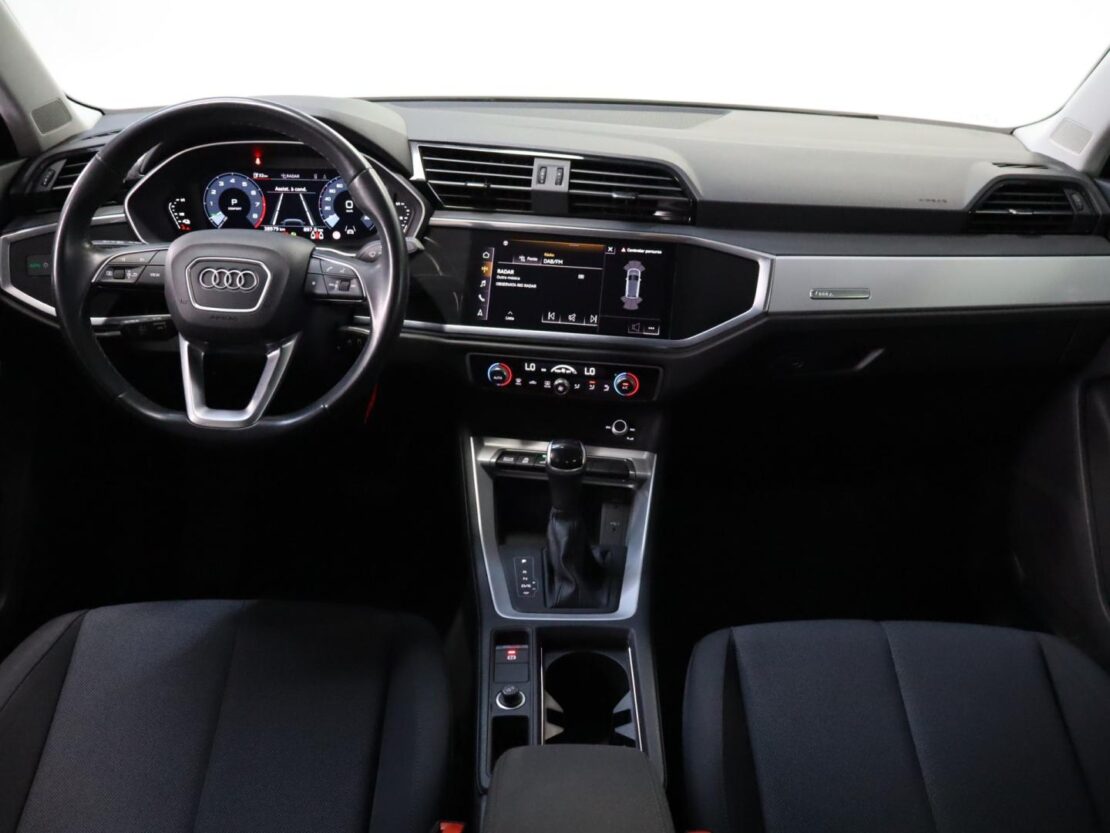 Audi Q3 45 TFSIe S tronic 10