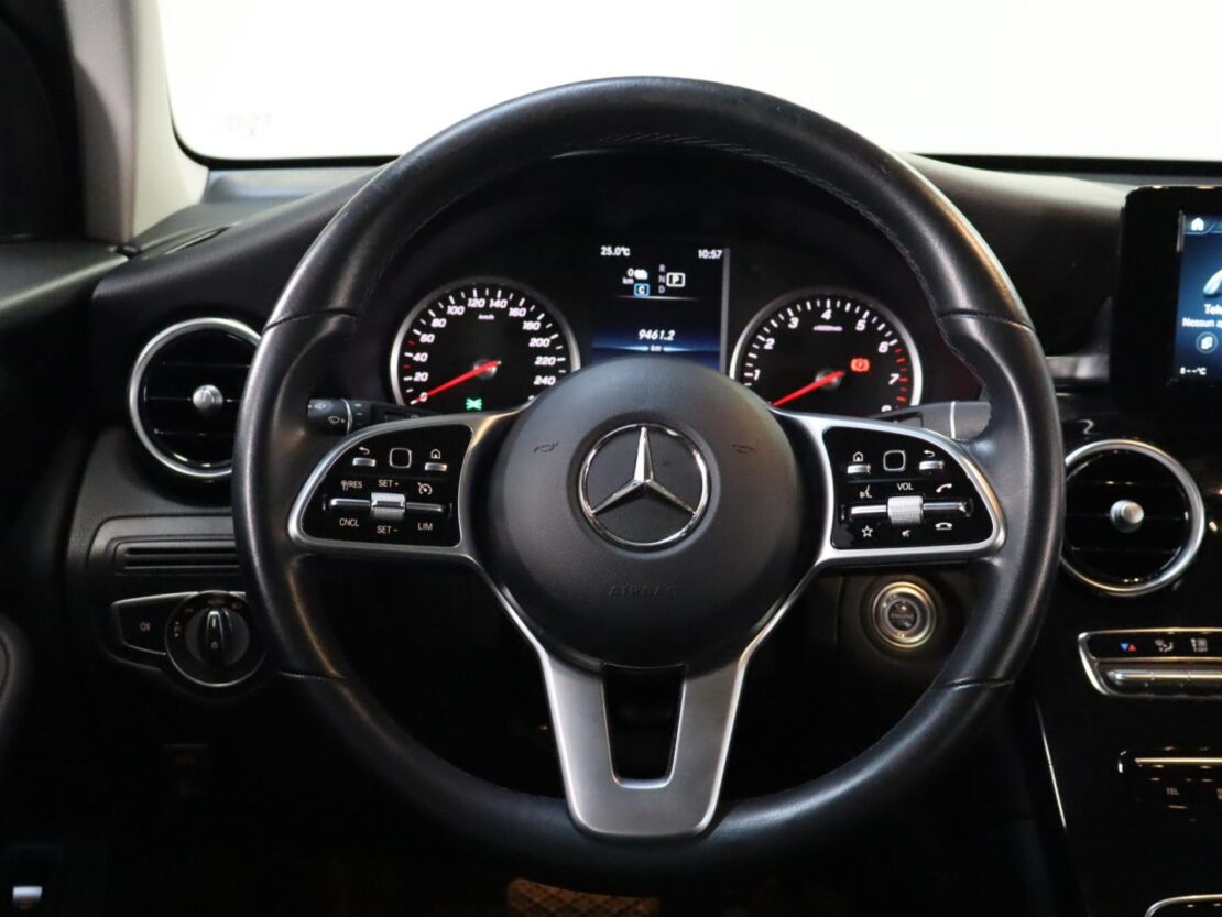 Mercedes Benz GLC SUV 300 e 4MATIC 11