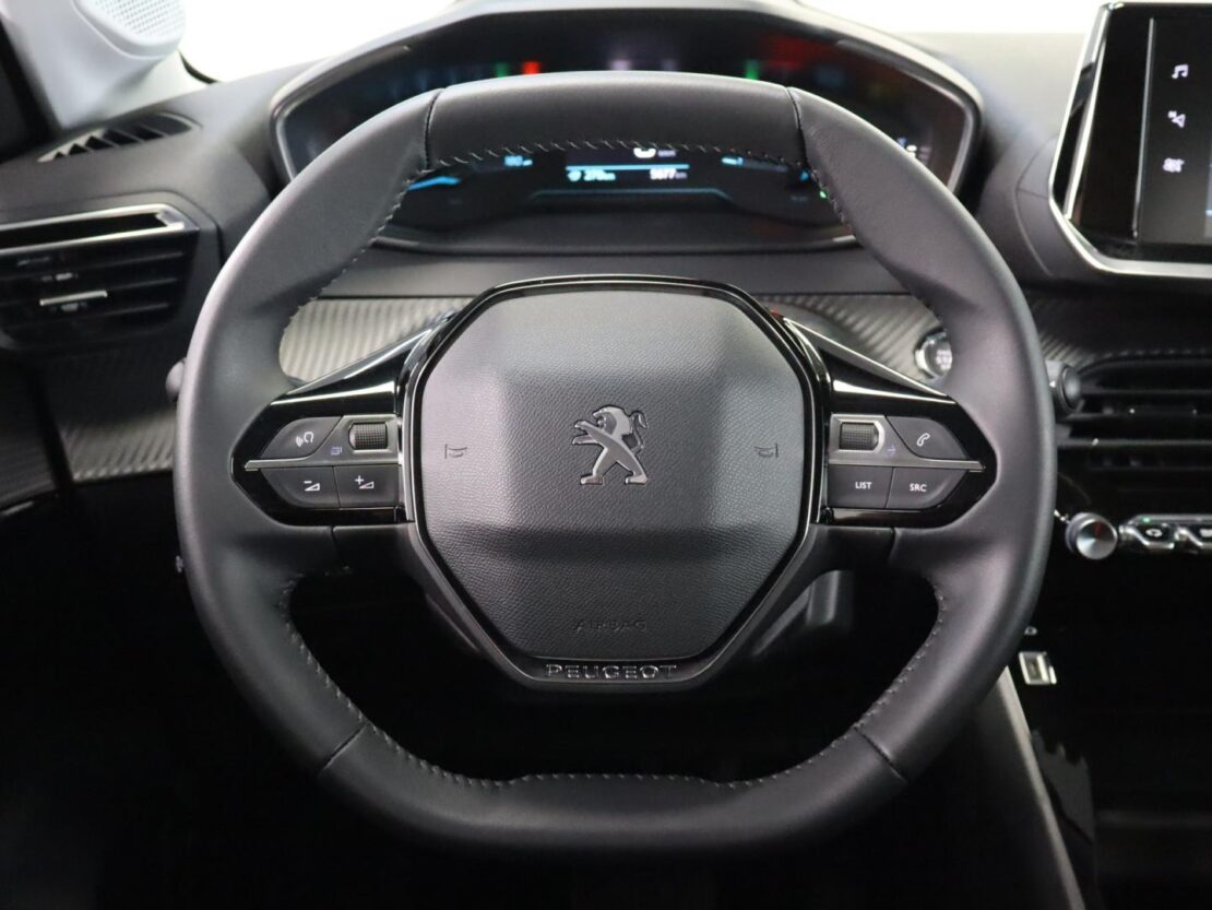 Peugeot 208 Active Versão Eléctrica 12