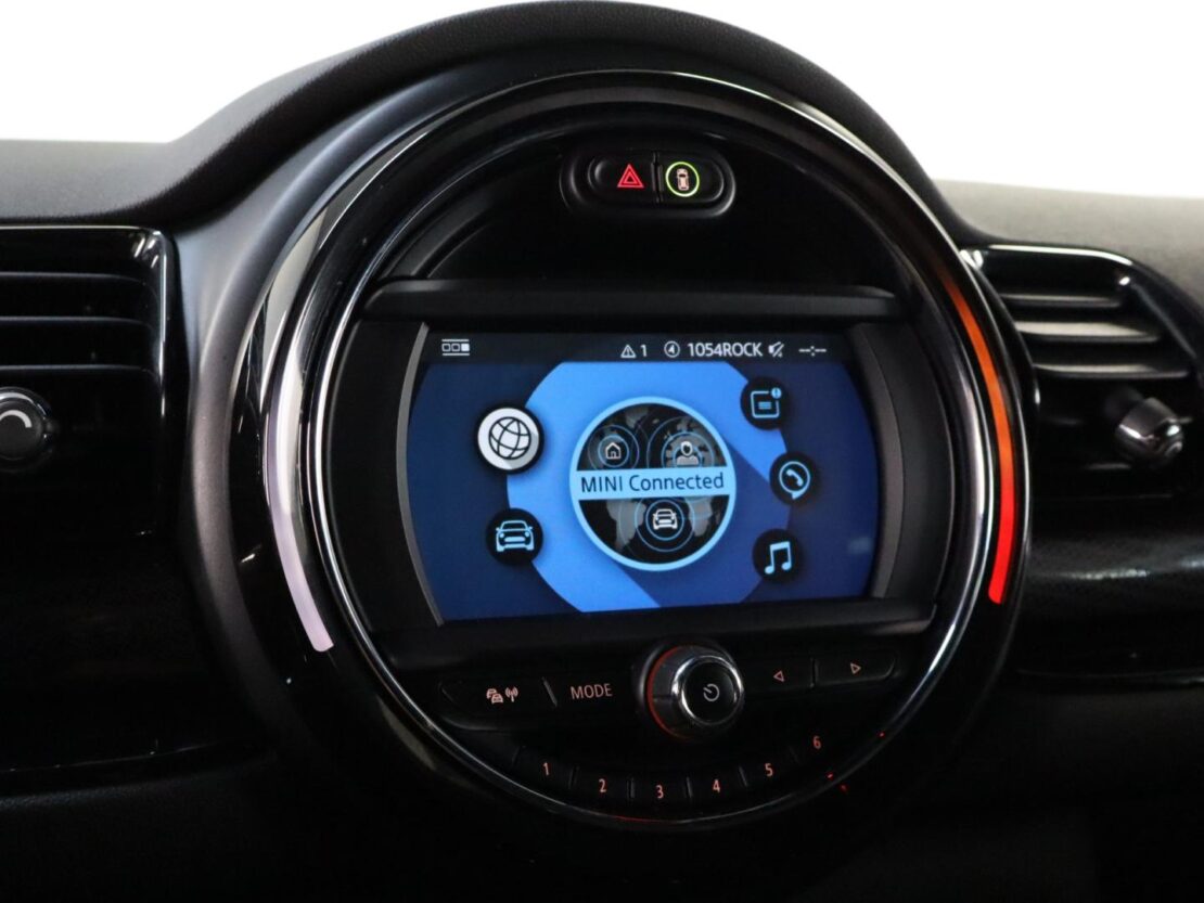 Mini CLUBMAN Cooper D Auto 13