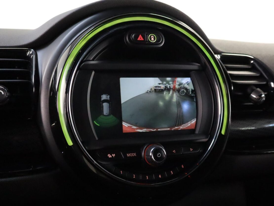 Mini CLUBMAN Cooper D Auto 15