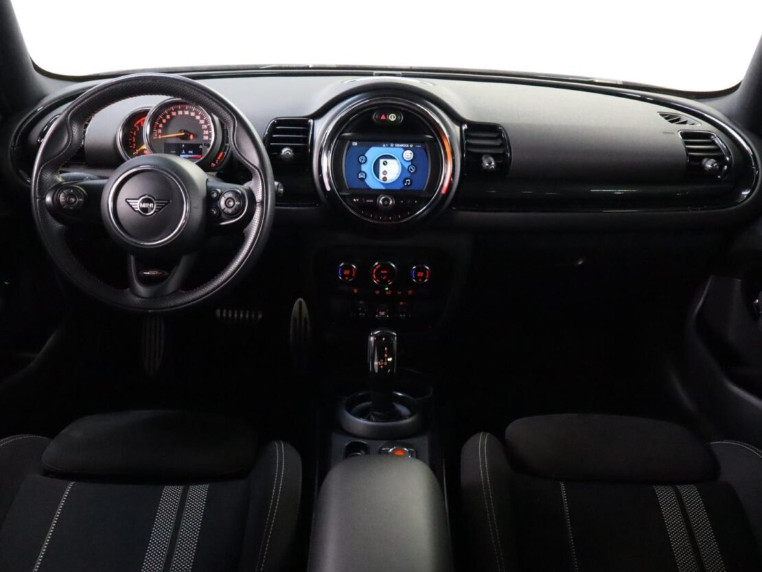 Mini CLUBMAN Cooper D Auto 10