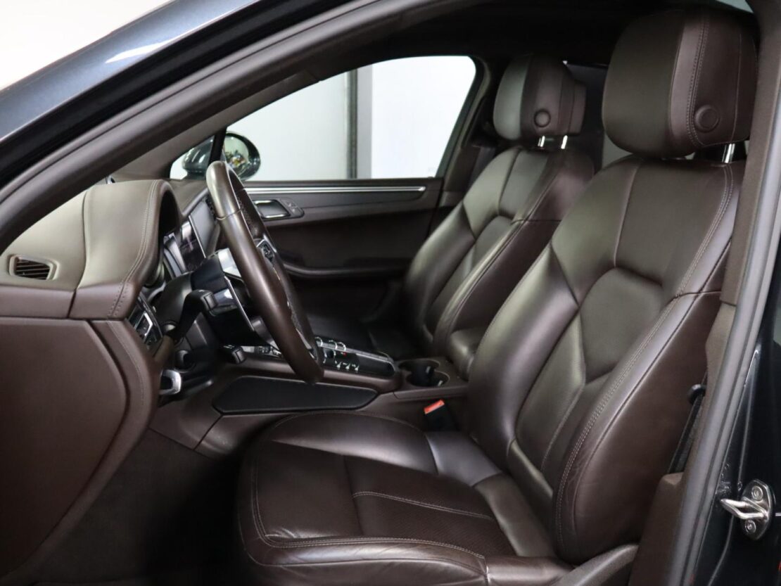Porsche Macan 2.0 7