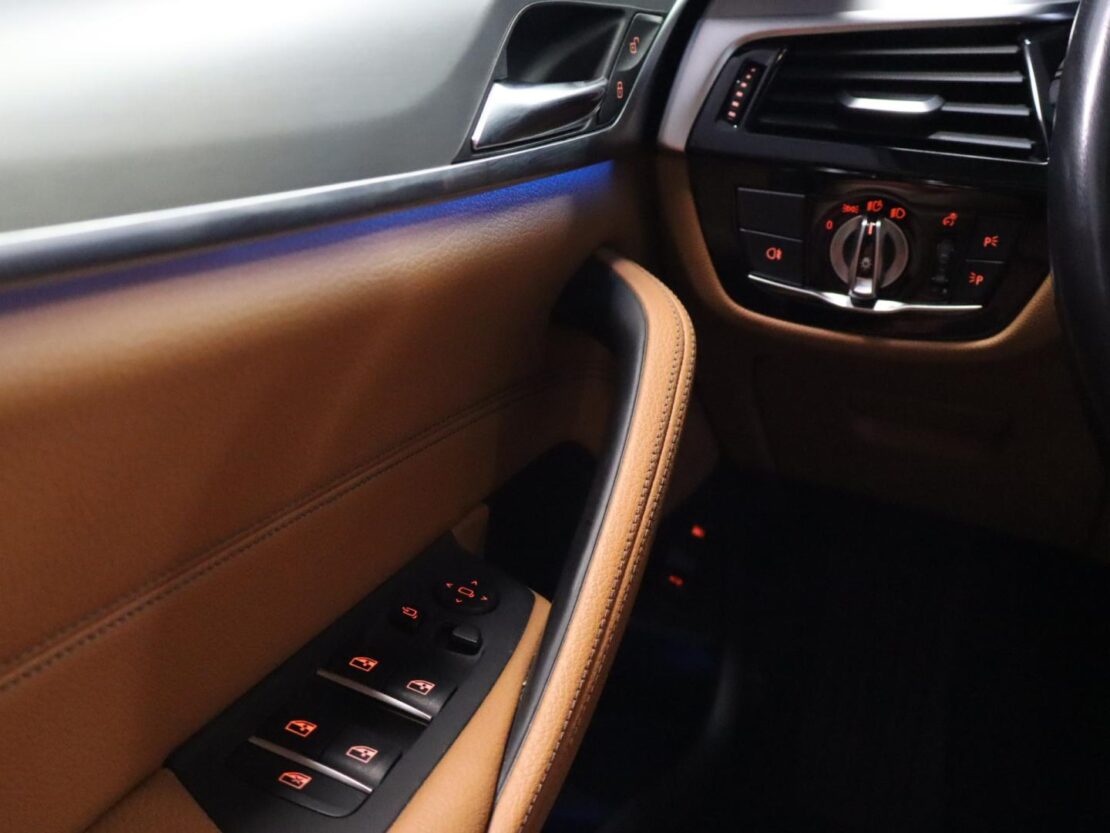 BMW Serie 5 530e Auto Line Luxury 14