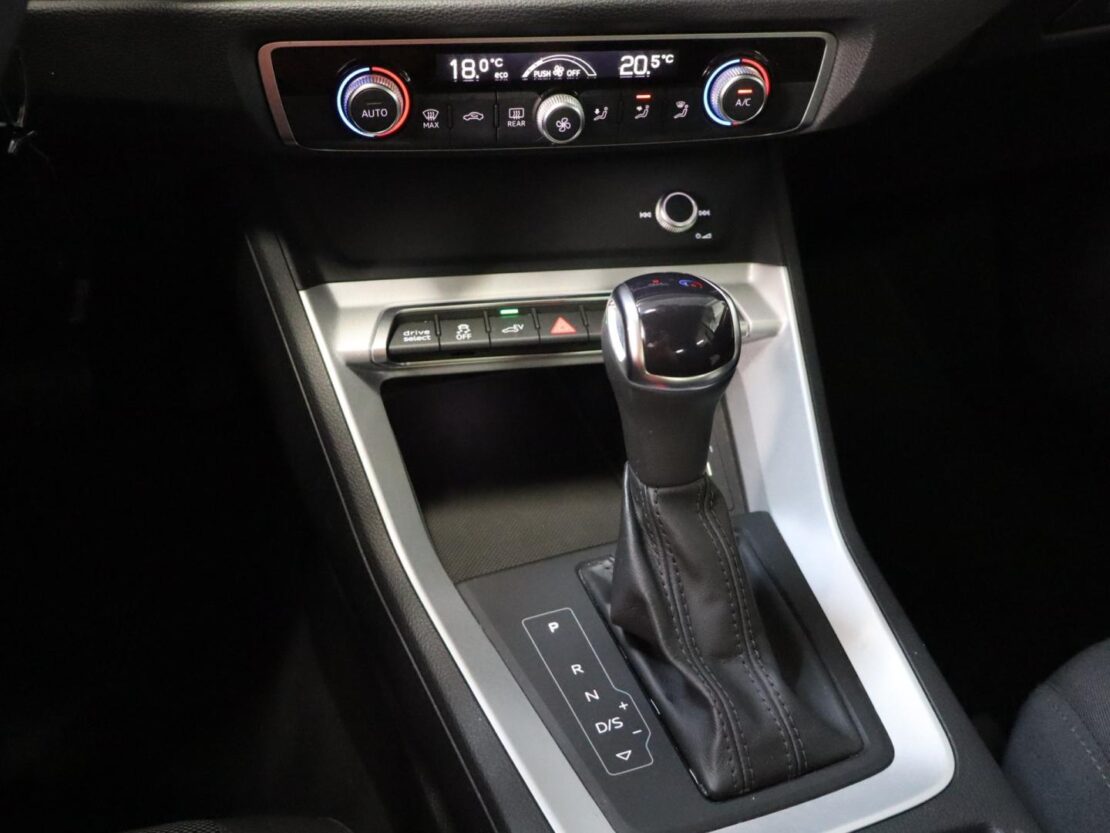 Audi Q3 45 TFSIe S tronic 18