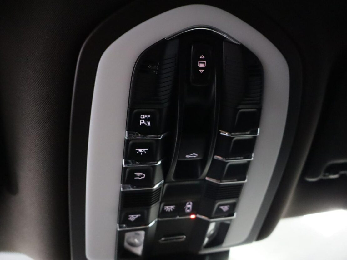 Porsche Macan 2.0 21