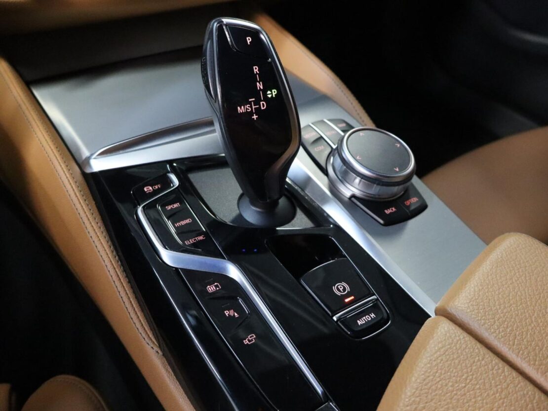 BMW Serie 5 530e Auto Line Luxury 23