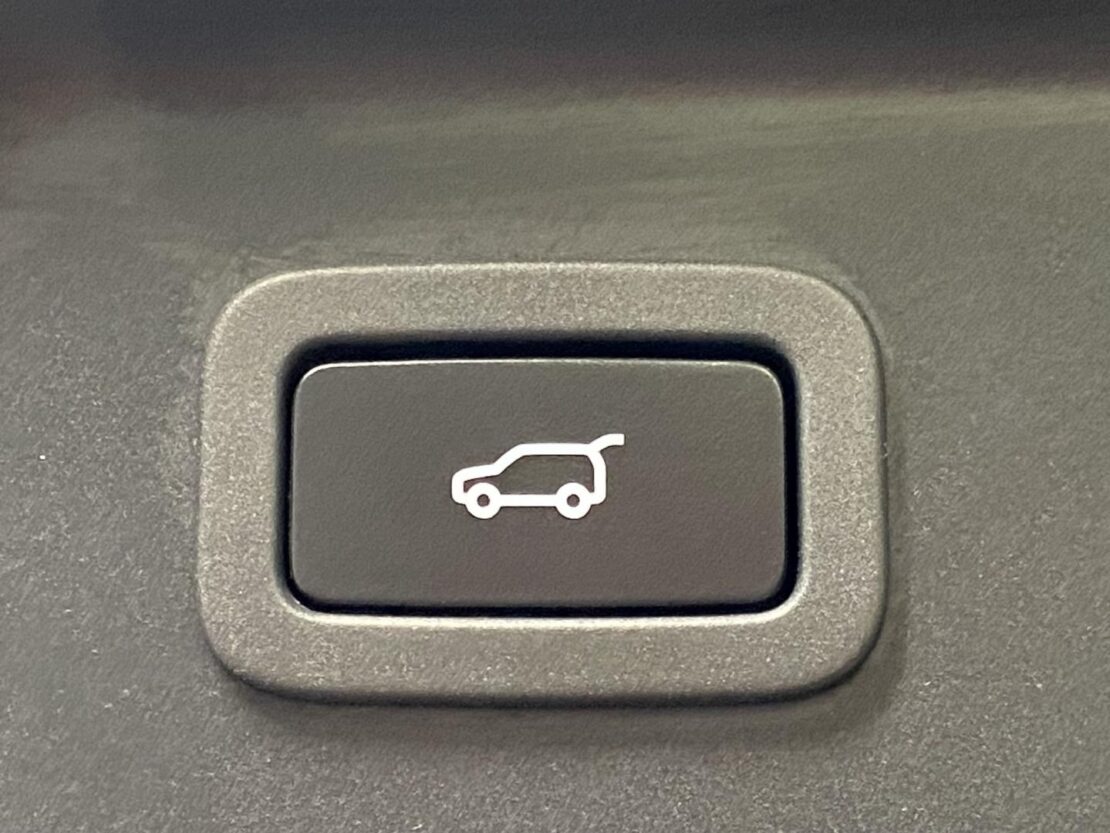 Land Rover Range Rover Velar 2.0 D200 AWD R-Dynamic S 22