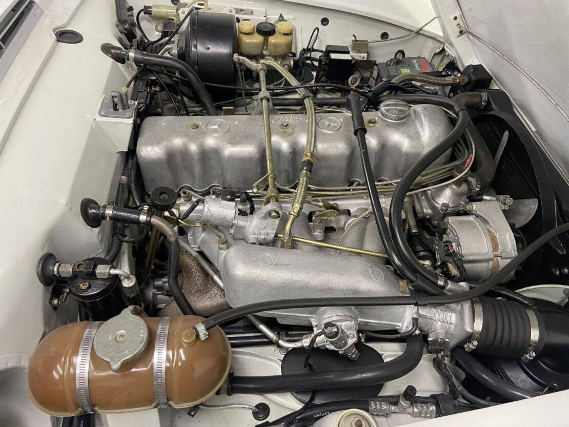 Mercedes Benz SL 280 PAGODE 280 SL 19