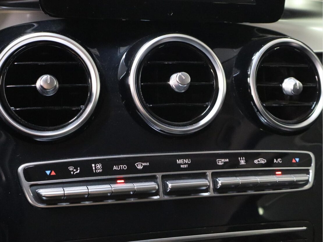 Mercedes Benz GLC SUV 300 e 4MATIC Business 18