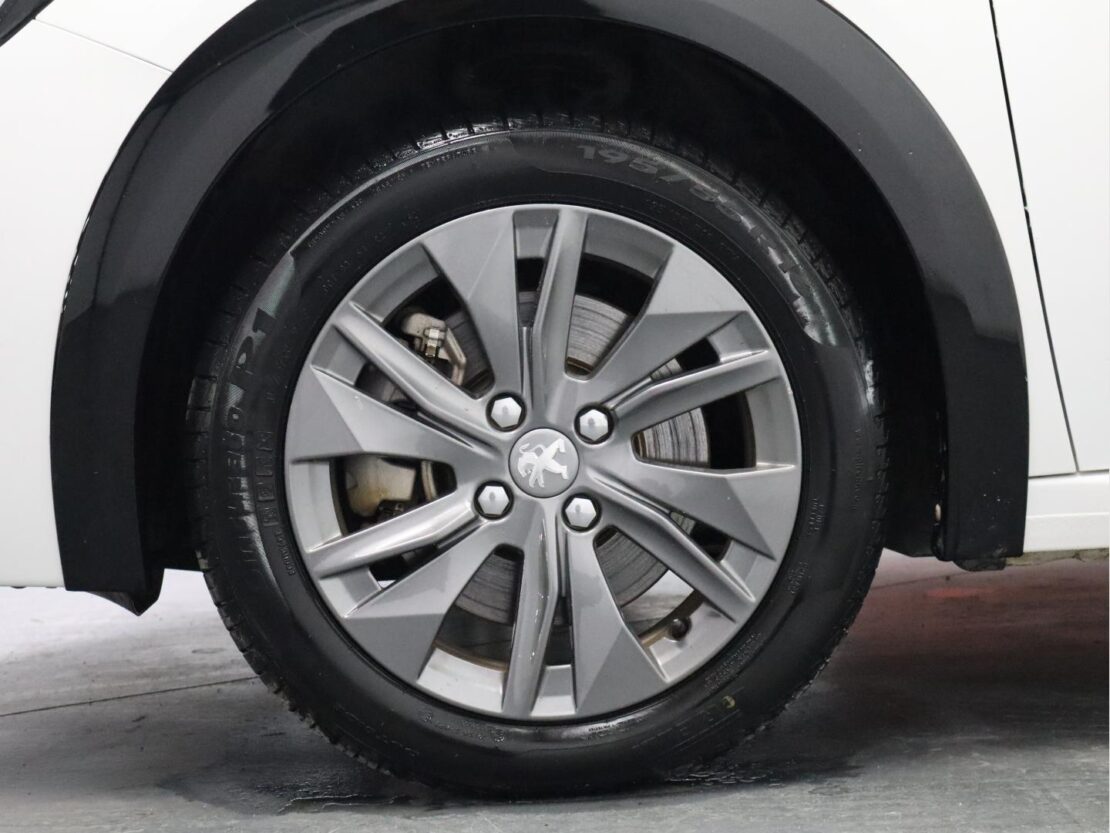 Peugeot 208 Active Business Versão Eléctrica 20