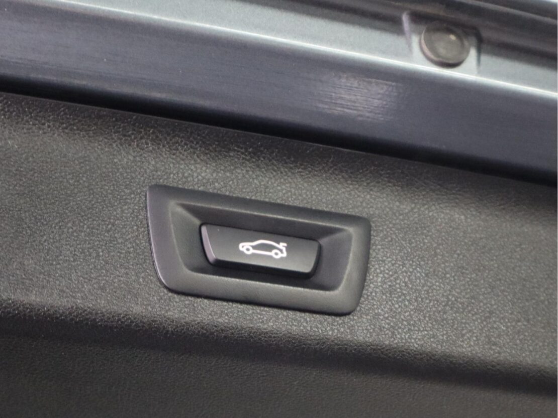BMW Serie 5 530e Auto Line Luxury 26