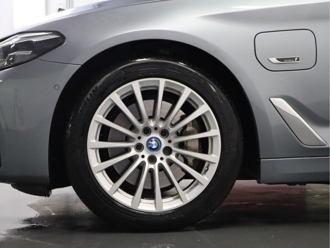BMW Serie 5 530e Auto Line Luxury 28