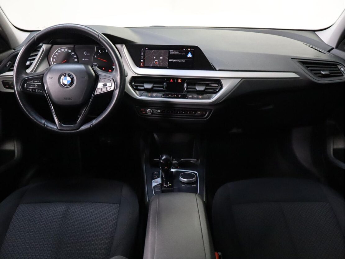 BMW Serie 1 116d Corporate Edition 8