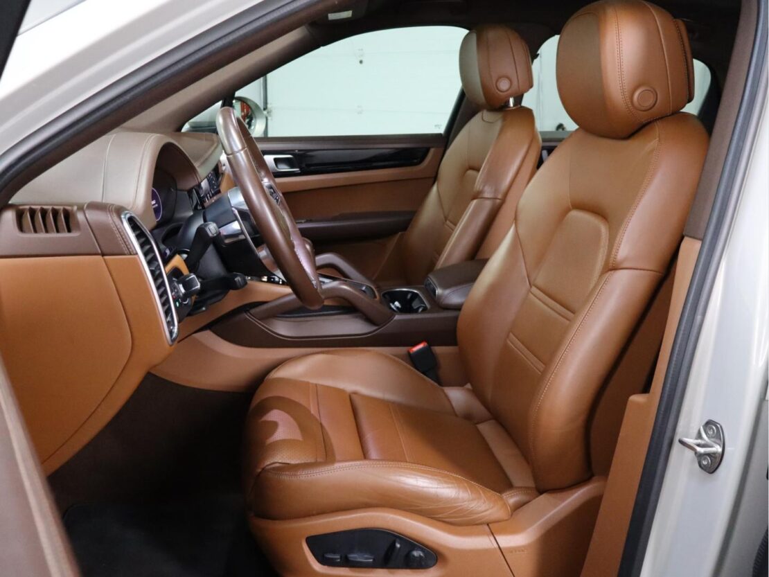 Porsche Cayenne Coupé E-Hybrid 6