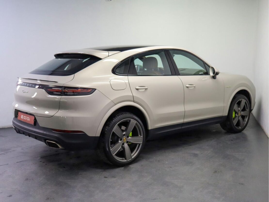 Porsche Cayenne Coupé E-Hybrid 3