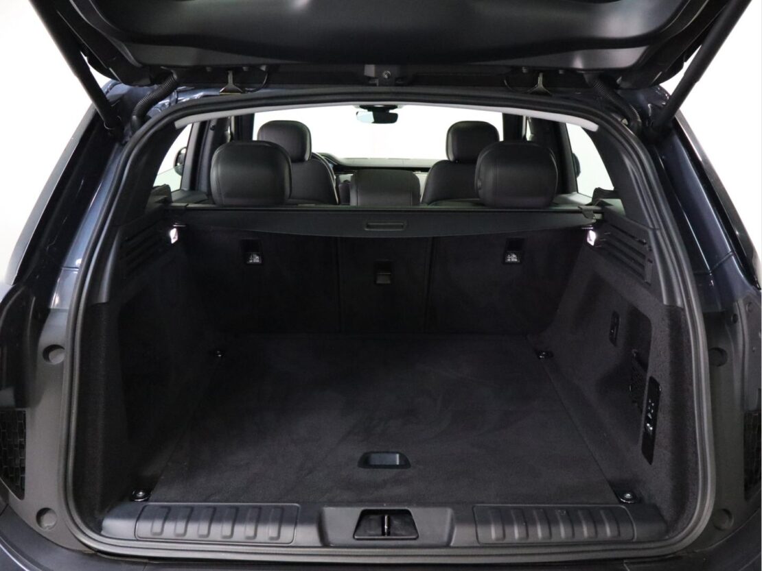 Land Rover Range Rover Sport 3.0 P440e Dynamic SE 29