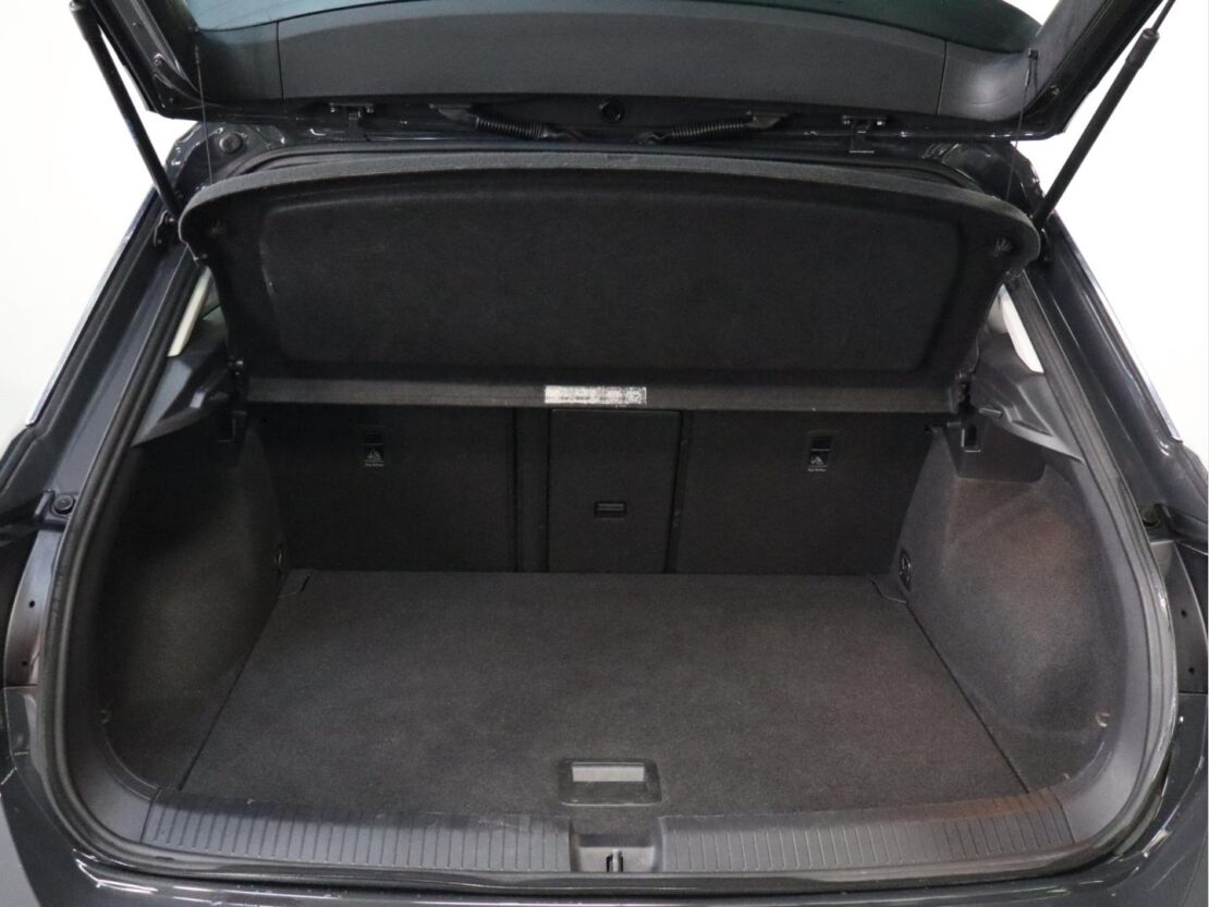 Volkswagen T-Roc 1.6 TDI STYLE 19
