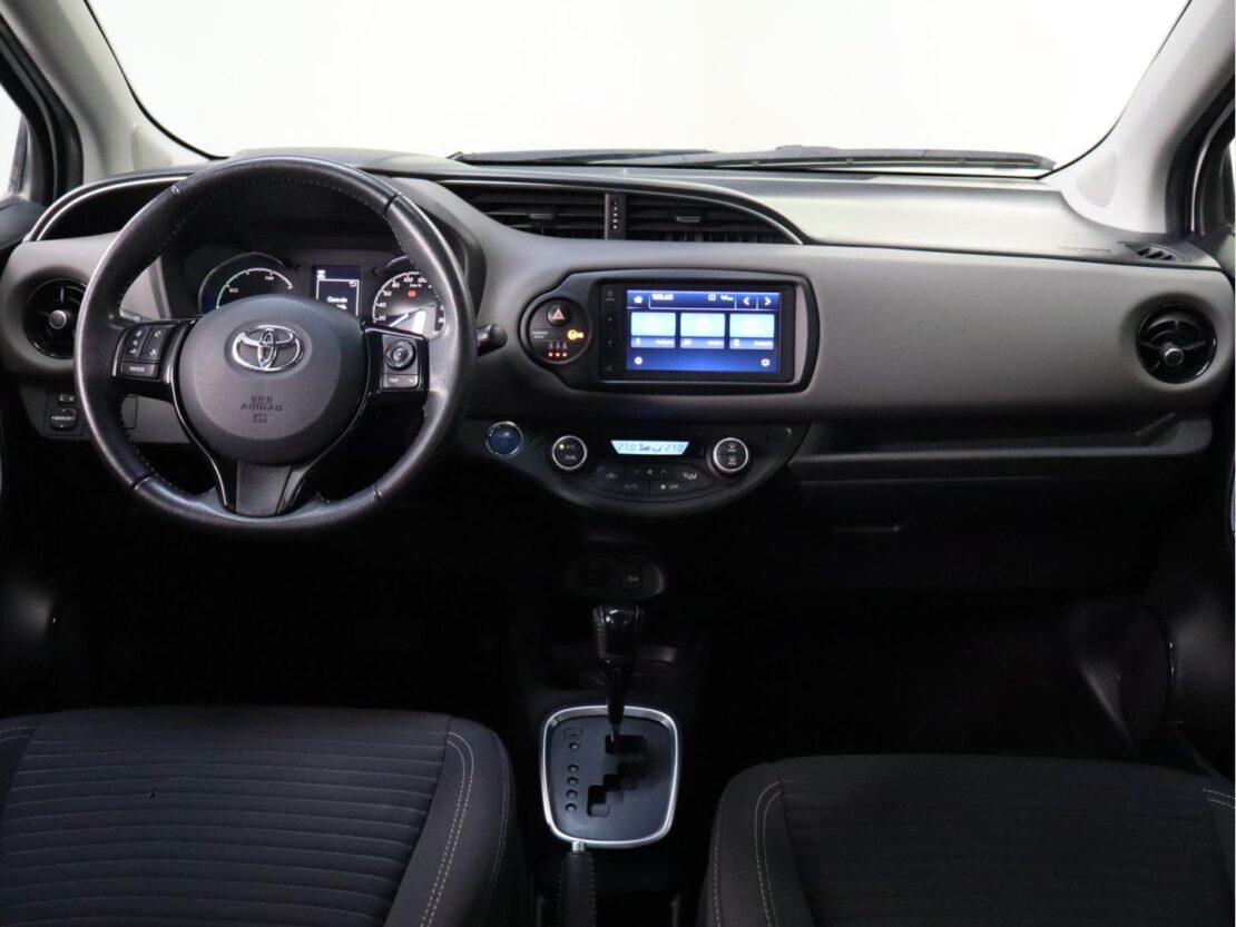 Toyota Yaris 1.5 HSD Comfort 8