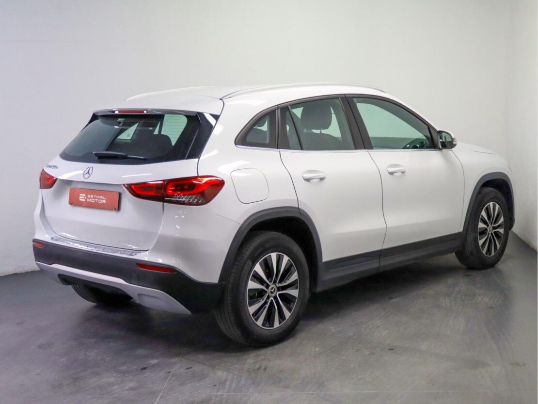 Mercedes Benz GLA 250 e Style 3
