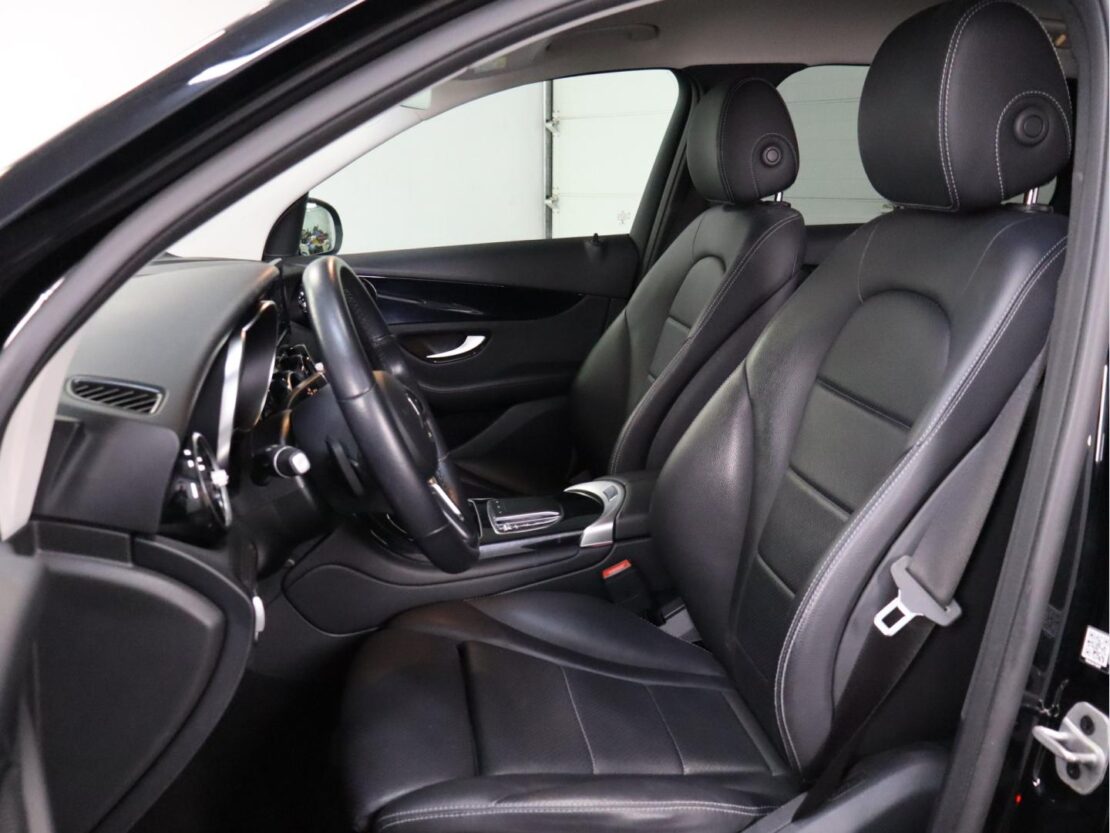 Mercedes Benz GLC SUV 300 e 4MATIC 6
