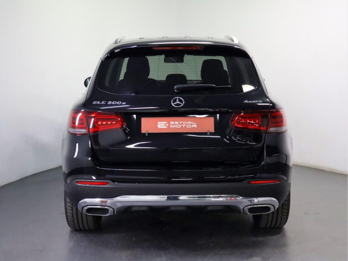 Mercedes Benz GLC SUV 300 e 4MATIC 4