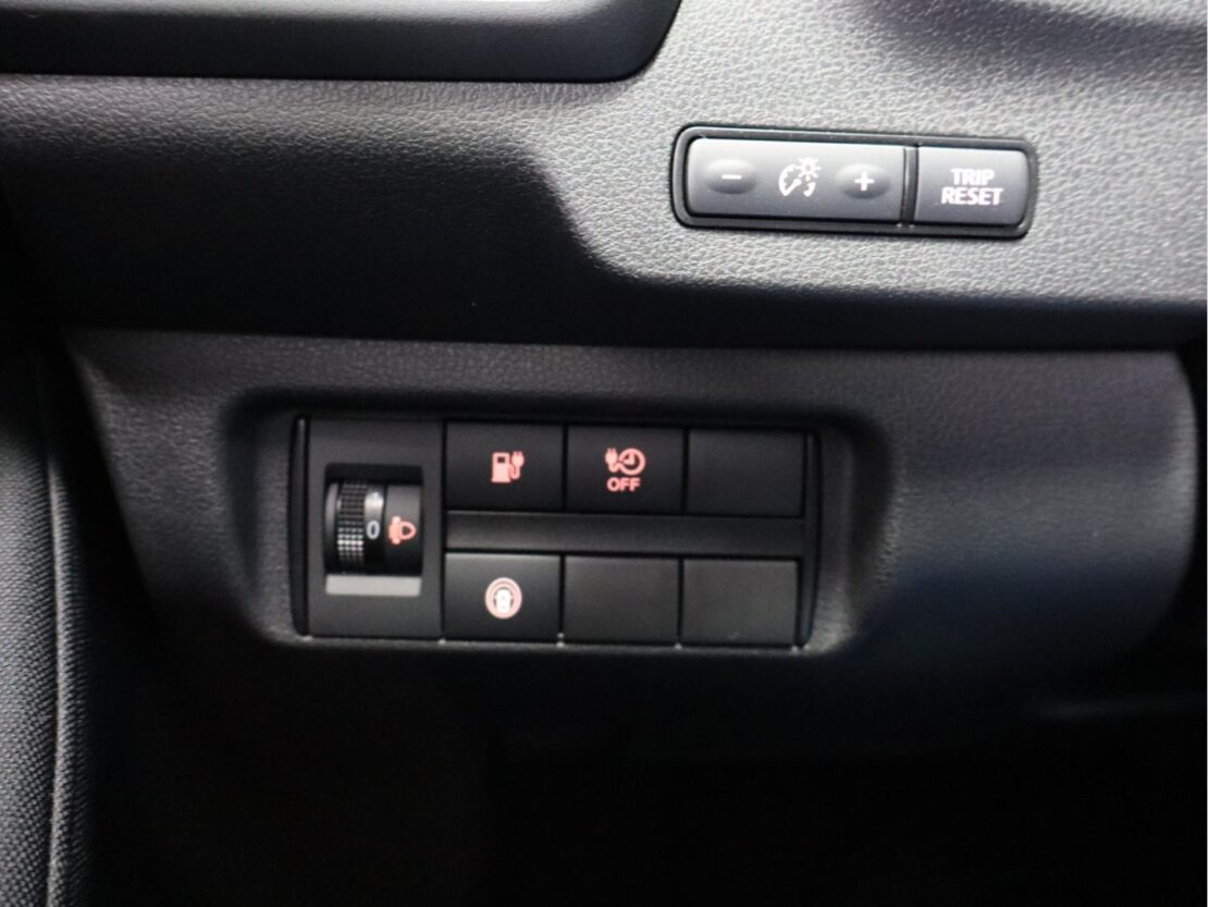 Nissan LEAF N-Connecta 8