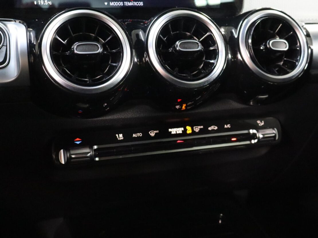 Mercedes Benz GLB 180 d Style 19