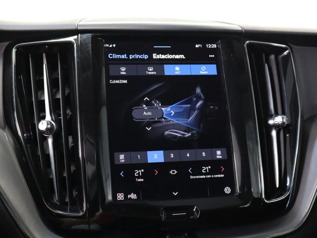 Volvo XC60 2.0 T6 AWD PHEV Inscription Auto 15