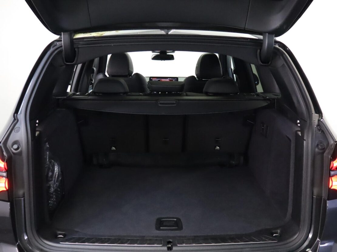 BMW iX3 M Sport Impressive 26