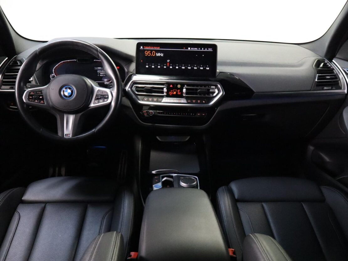 BMW iX3 M Sport Impressive 12
