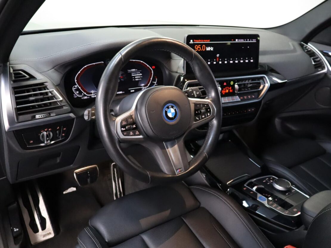 BMW iX3 M Sport Impressive 7