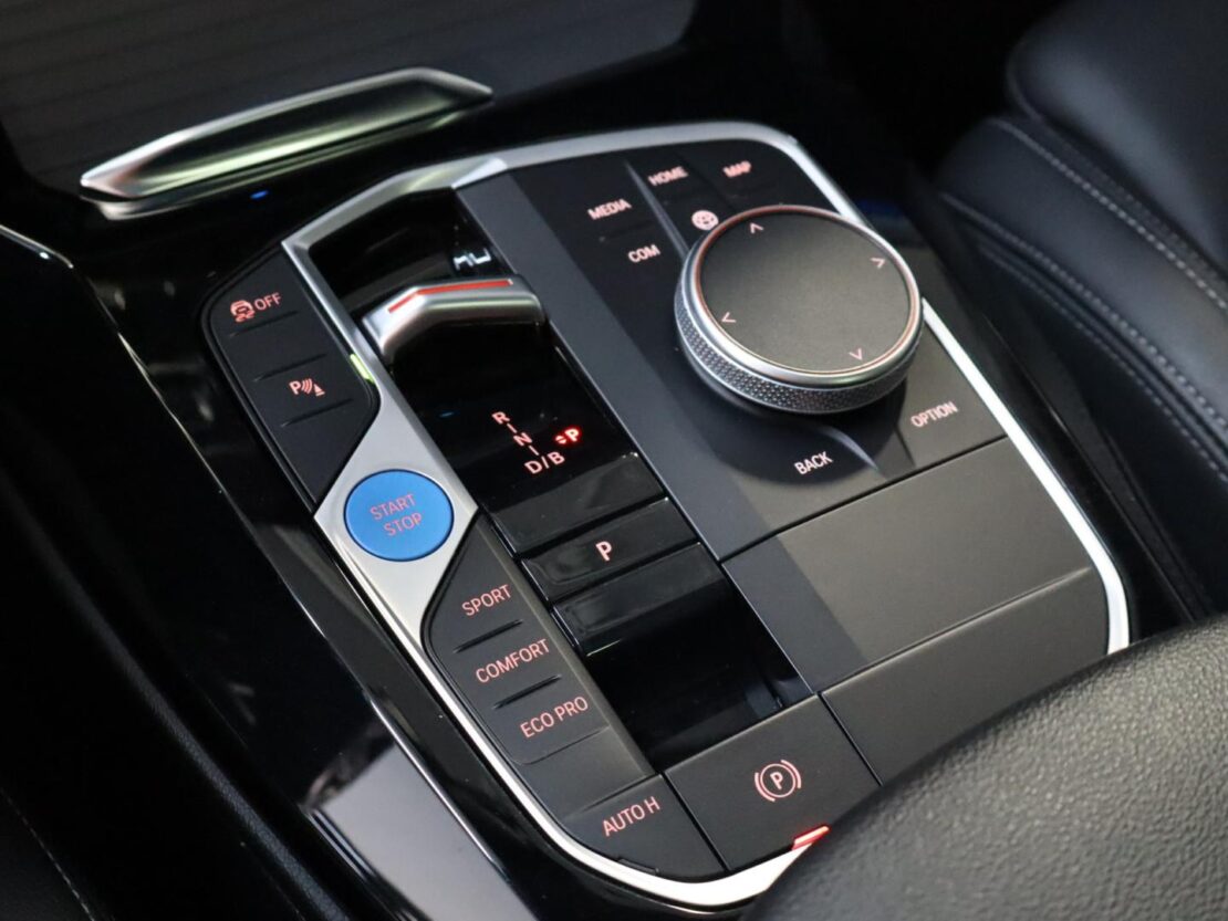BMW iX3 M Sport Impressive 23