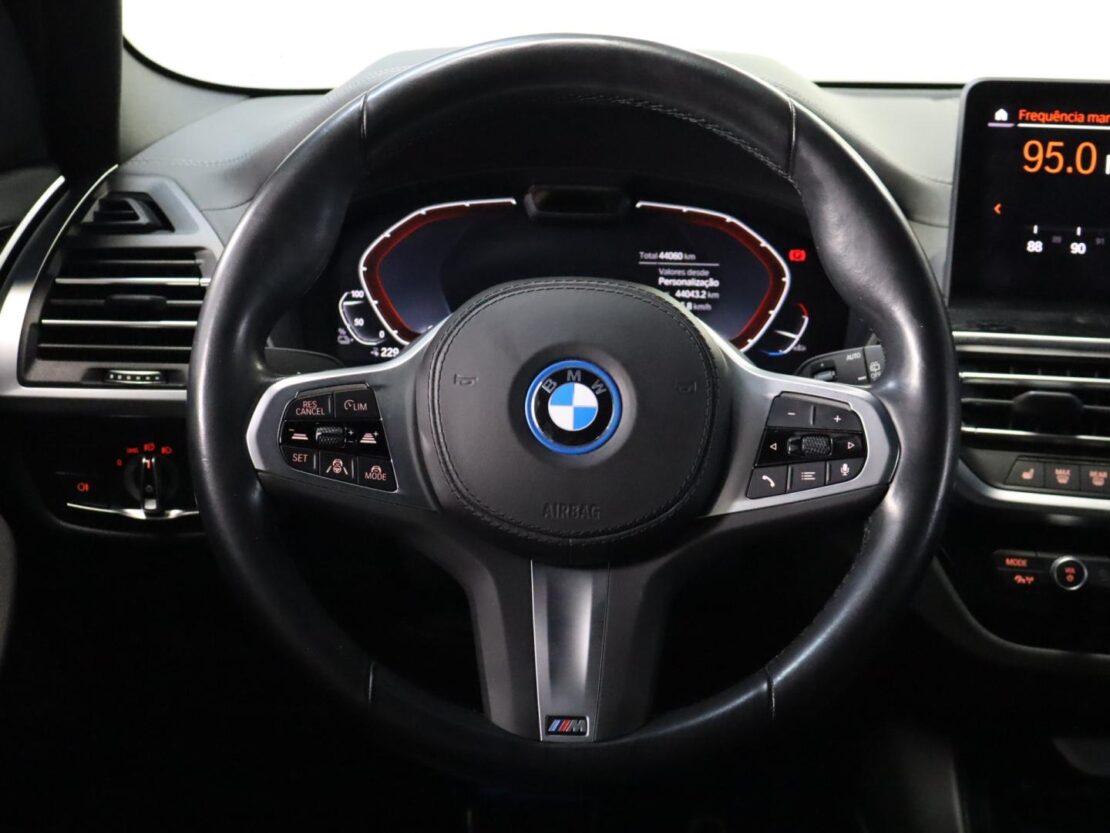 BMW iX3 M Sport Impressive 13