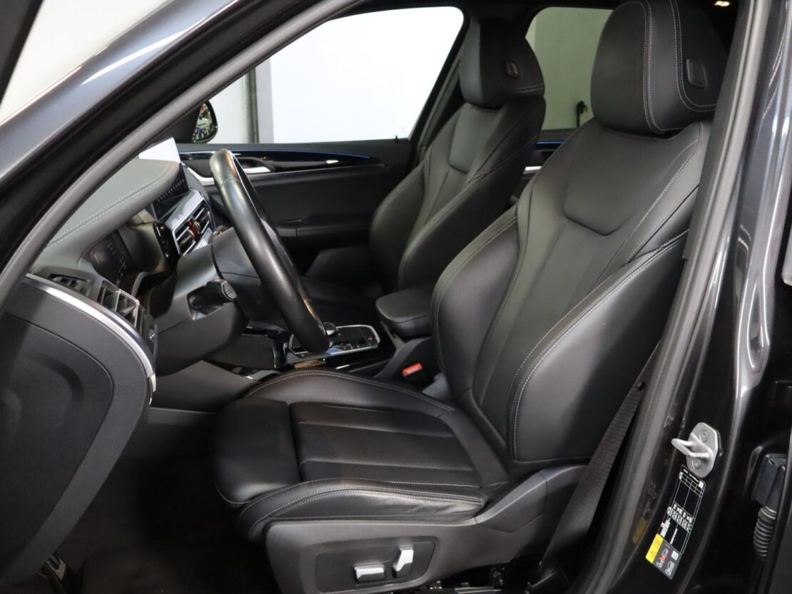 BMW iX3 M Sport Impressive 8