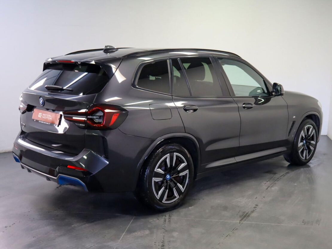 BMW iX3 M Sport Impressive 3