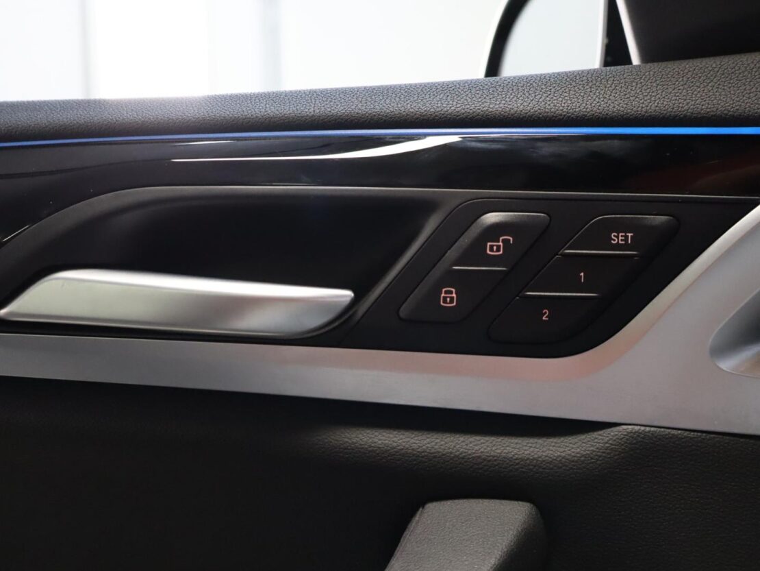 BMW iX3 M Sport Impressive 24