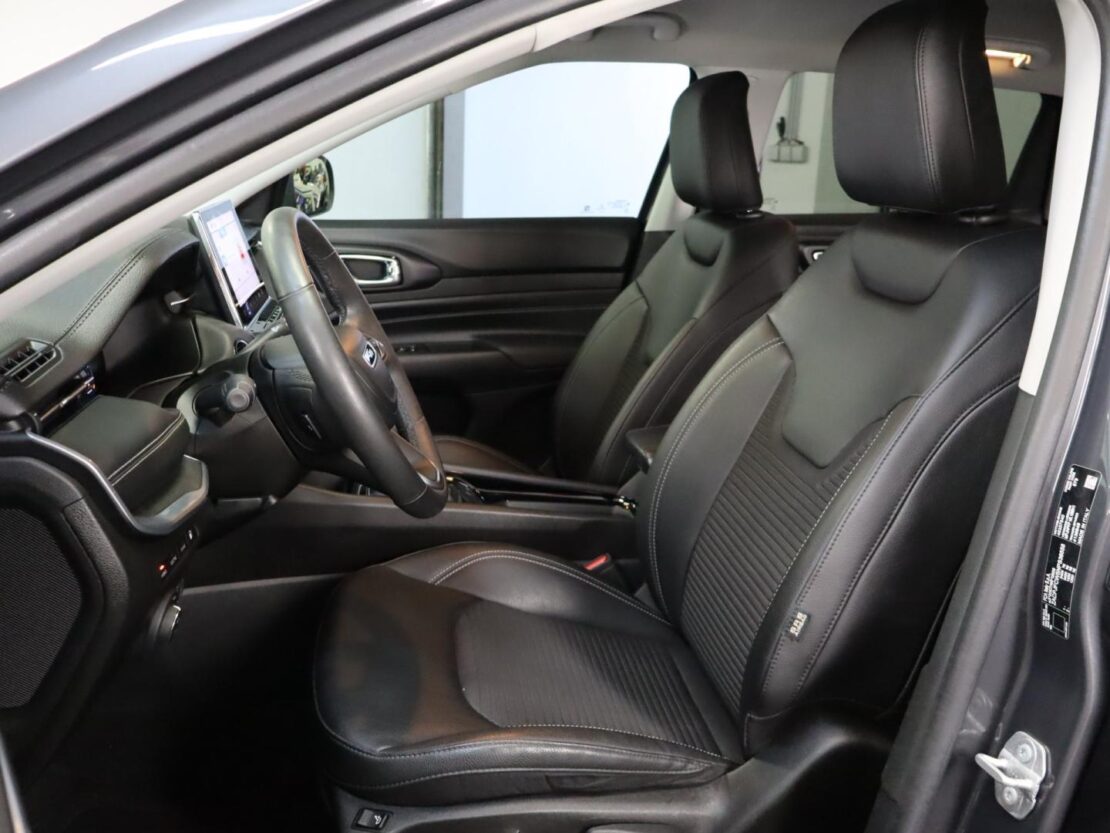 Jeep Compass 1.3 TG Limited 8