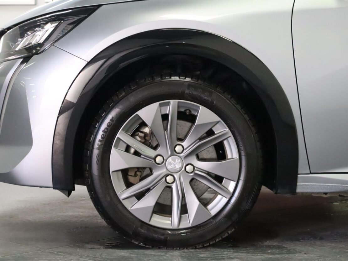 Peugeot 208 Active Versão Eléctrica 5