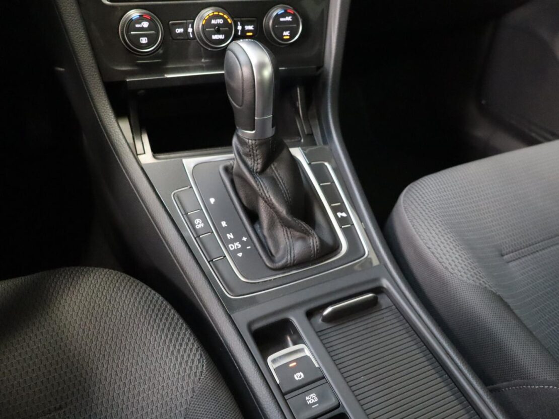 Volkswagen Golf 1.6 TDI  Confortline DSG Variant 15