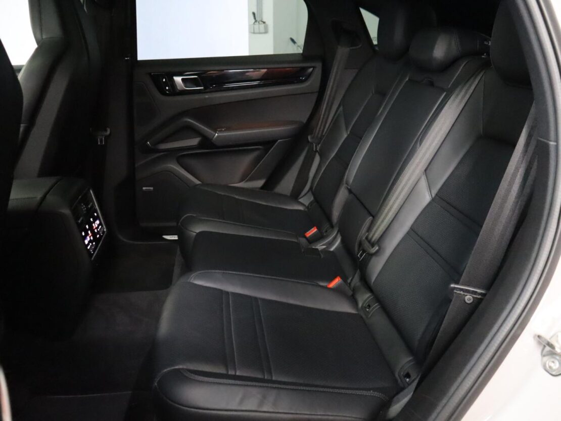Porsche Cayenne Coupé 3.0 E-Hybrid Coupé 13