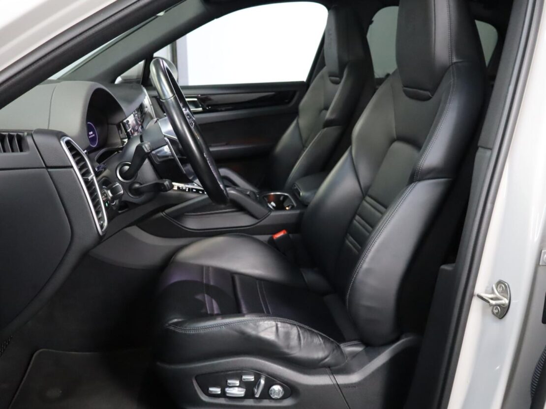 Porsche Cayenne Coupé 3.0 E-Hybrid Coupé 10
